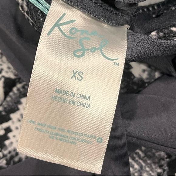 NEW Kona Sol Gray Snake Print Tankini Swimsuit Top size XS - Picture 8 of 9